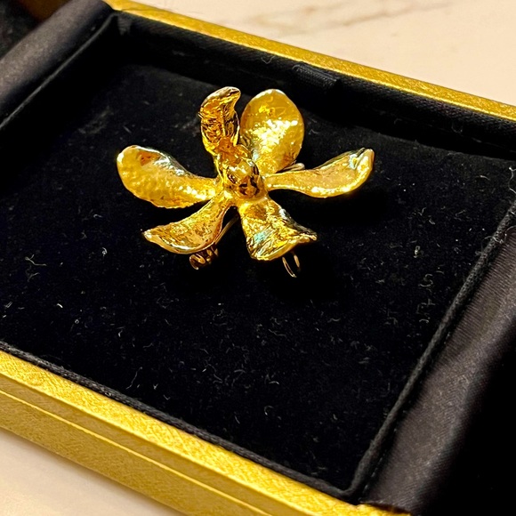 La Belle Collection 24k Gold Brooche - Picture 3 of 14